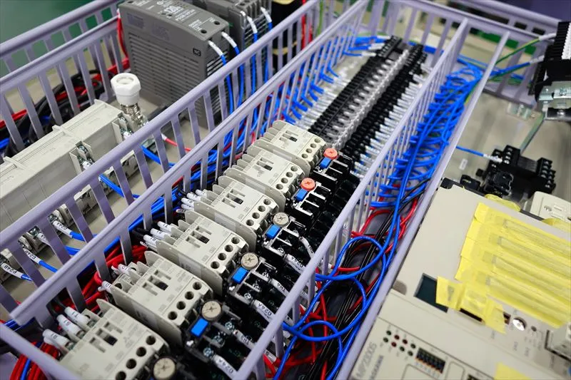 FA機械における制御盤の重要な役割とは